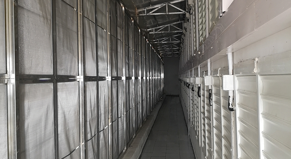 擋沙網(wǎng)內(nèi)側(cè)，嚴絲合縫。